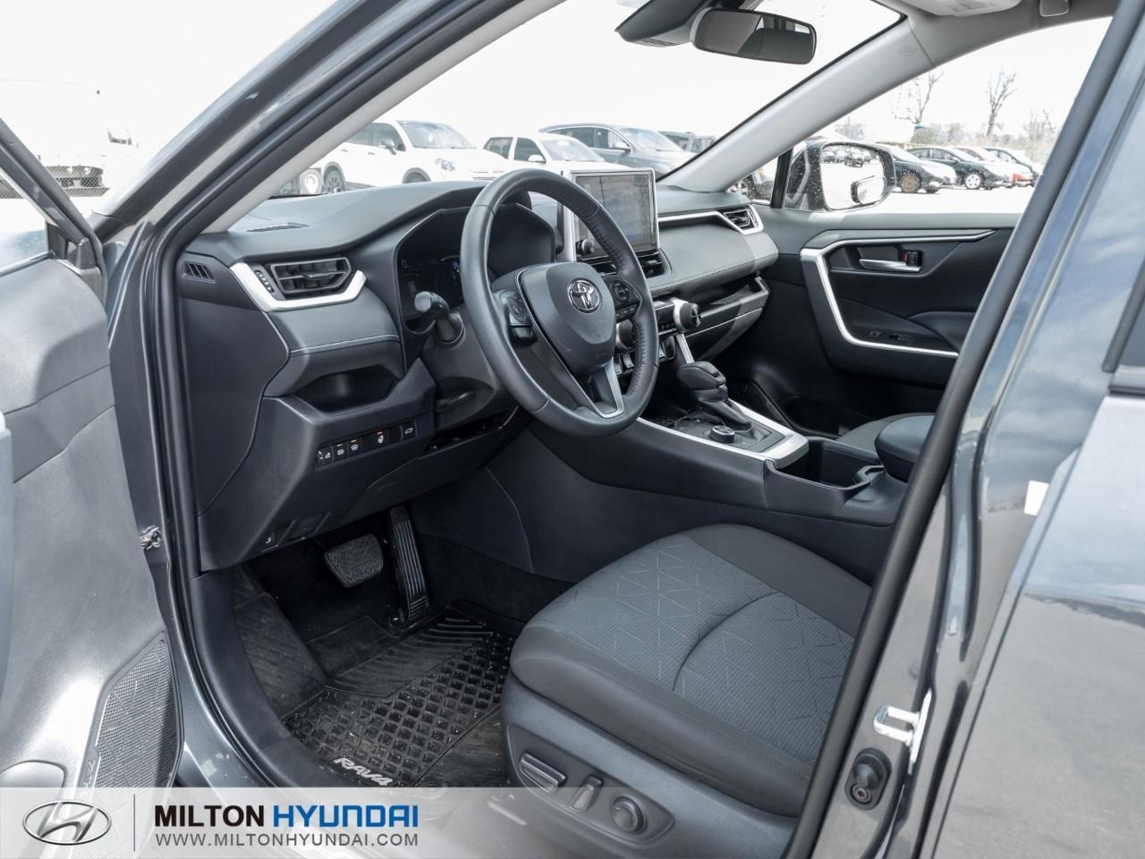 2025 Toyota RAV4 Hybrid XLE 4dr All-Wheel Drive Photo
