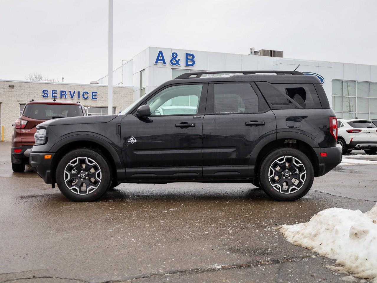 2025 Ford Bronco Sport Outer Banks 4dr 4x4 Photo4