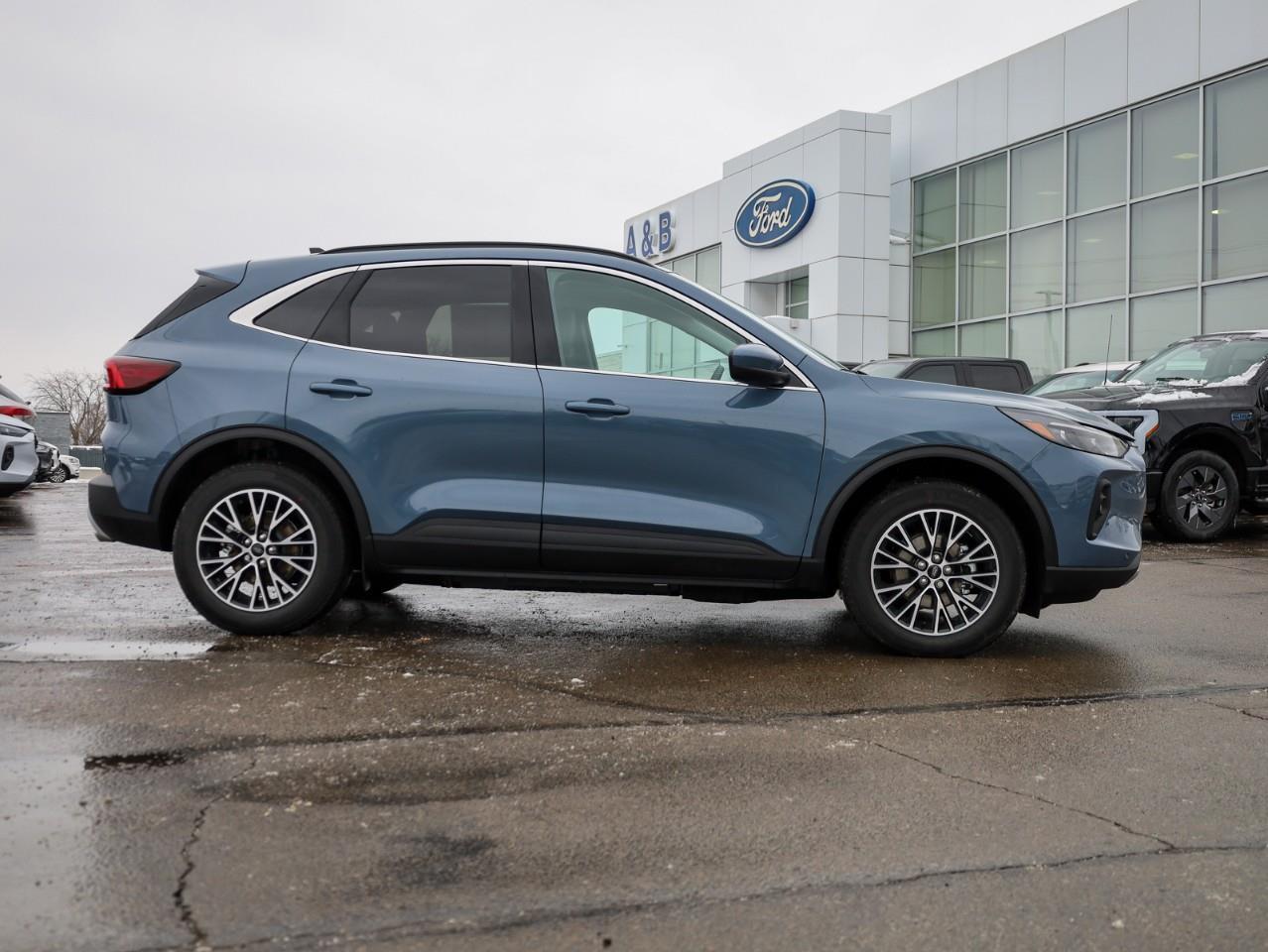 2026 Ford Escape PHEV 4dr Front-Wheel Drive Photo