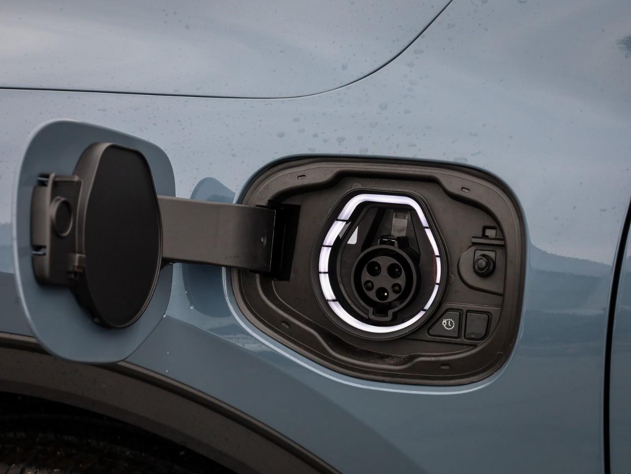 2026 Ford Escape PHEV 4dr Front-Wheel Drive Photo