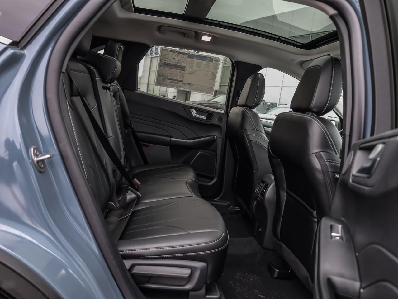 2026 Ford Escape PHEV 4dr Front-Wheel Drive Photo