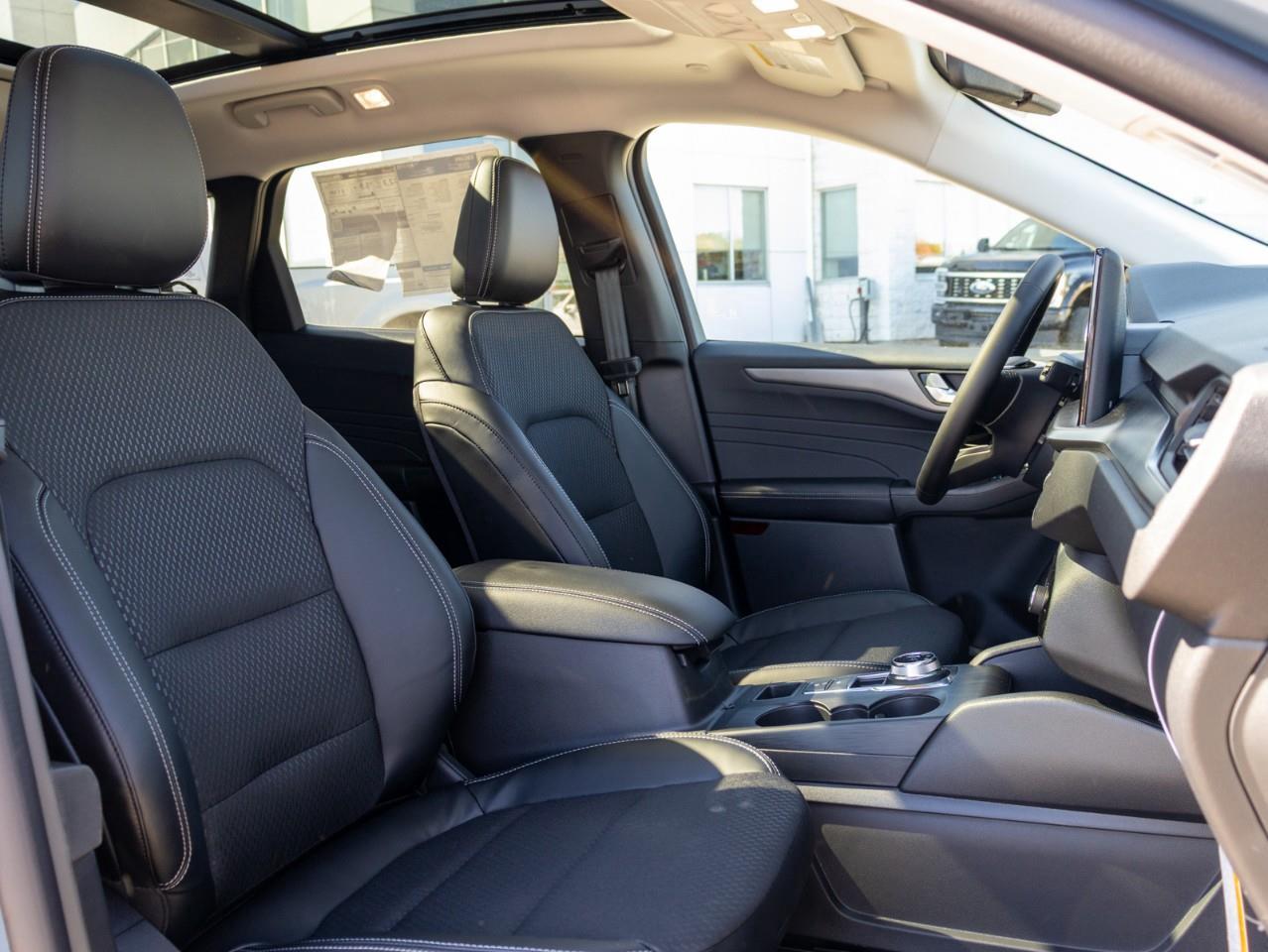 2026 Ford Escape PHEV 4dr Front-Wheel Drive Photo