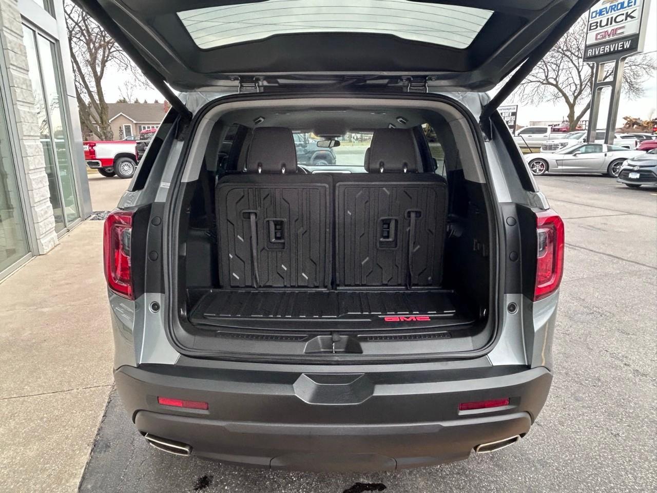 2023 GMC Acadia SLT All-wheel Drive Photo