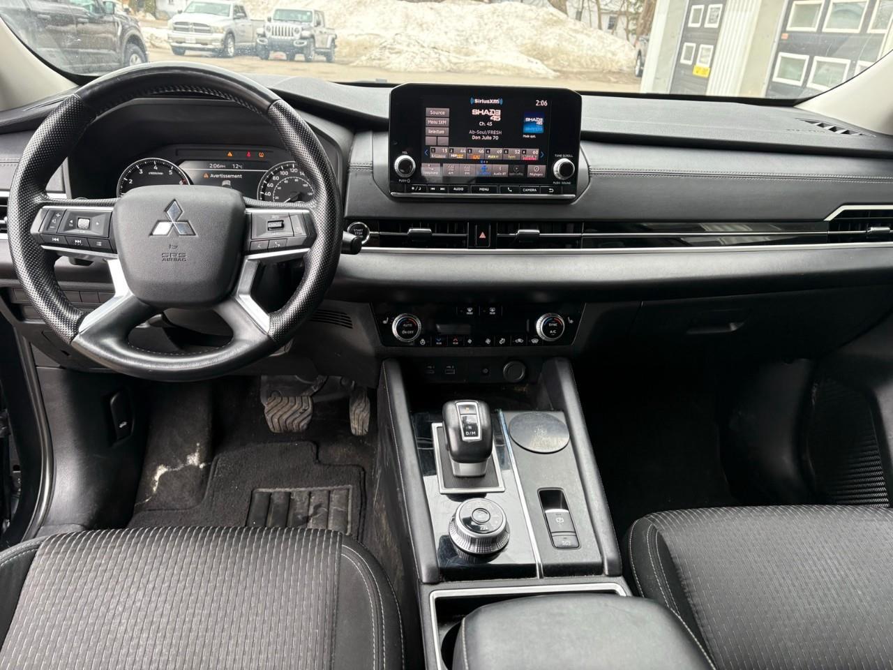 2022 Mitsubishi Outlander  Photo