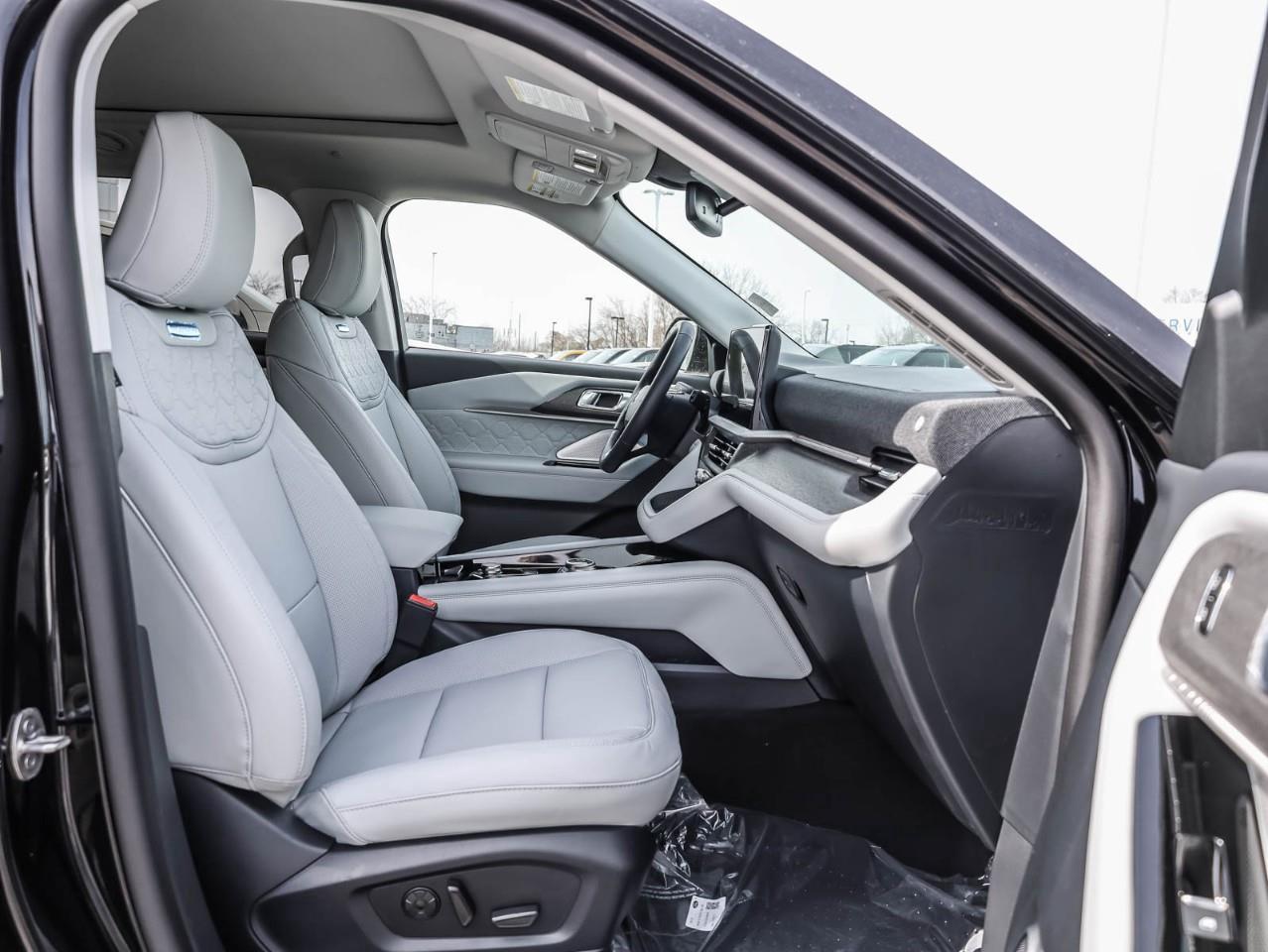 2026 Ford Explorer Platinum 4dr 4x4 Photo