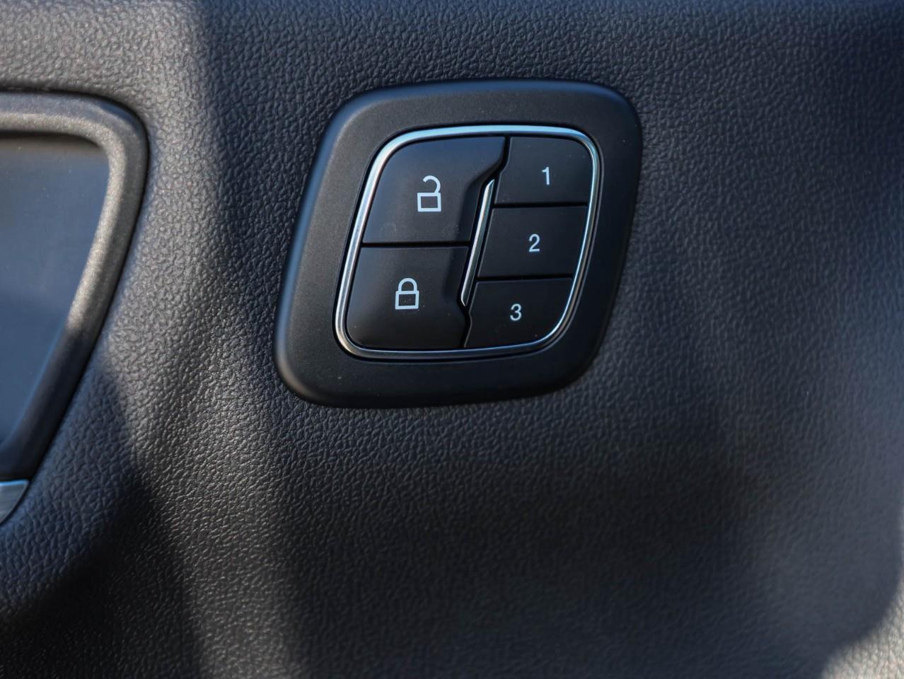 2026 Ford Escape PHEV 4dr Front-Wheel Drive Photo