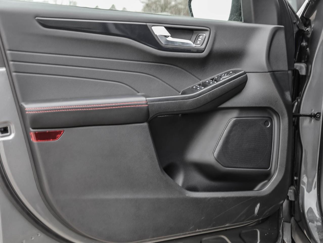 2025 Ford Escape ST-Line 4dr All-Wheel Drive Photo