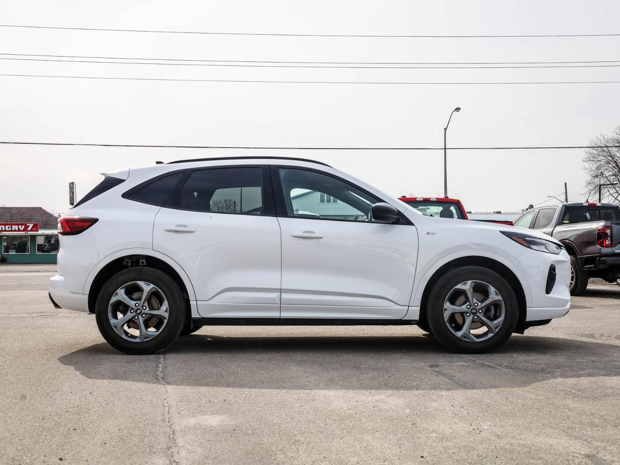 2023 Ford Escape ST-Line 4dr All-Wheel Drive Photo2