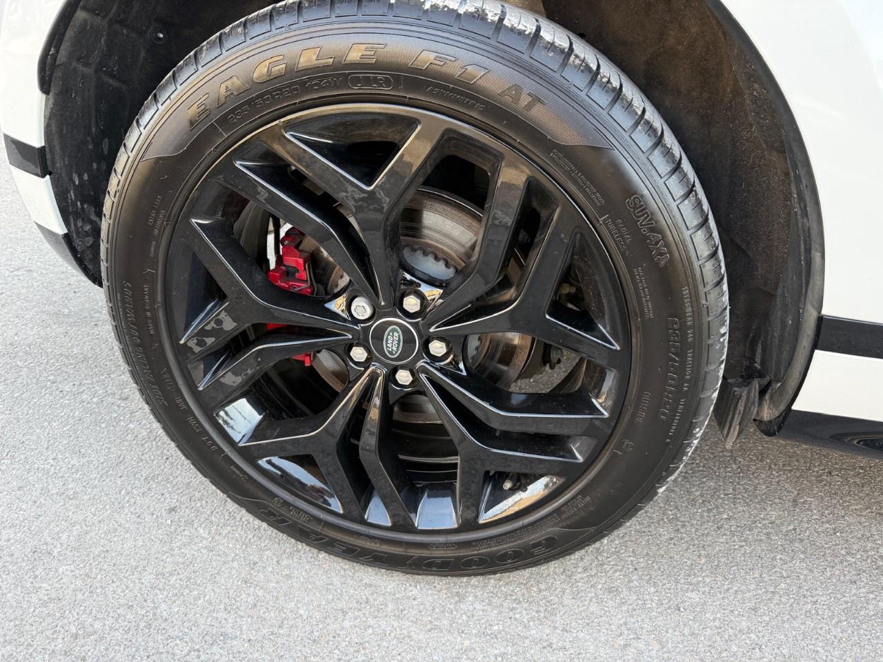 2023 Land Rover Range Rover Evoque R-Dynamic HST AWD Photo