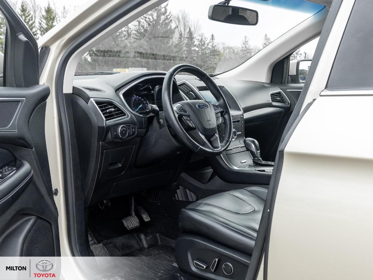 2017 Ford Edge PANORAMIC SUNROOF LEATHER VENTILATED SEATS HEAETED Photo