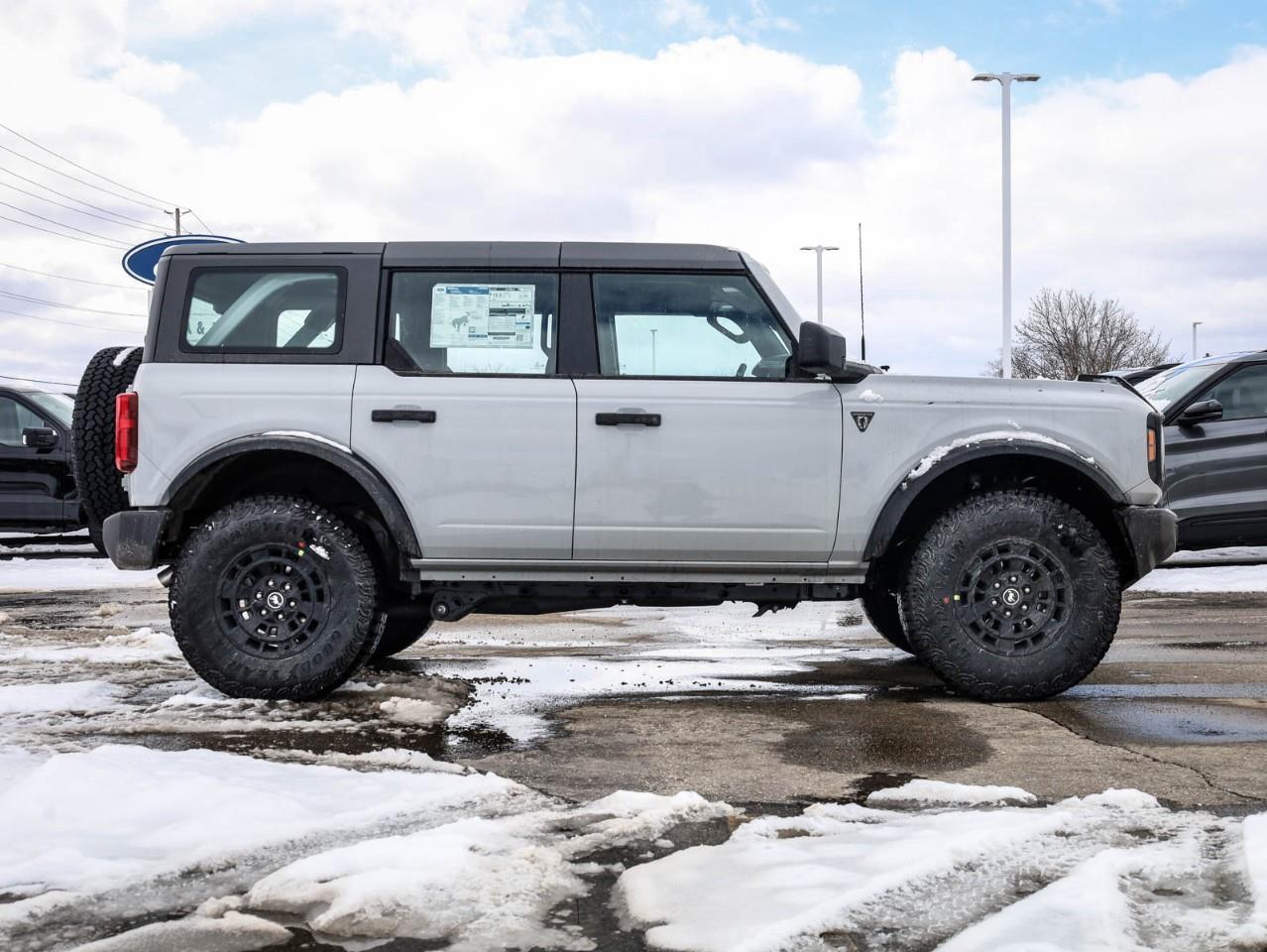 2026 Ford Bronco Base 4dr 4x4 Photo