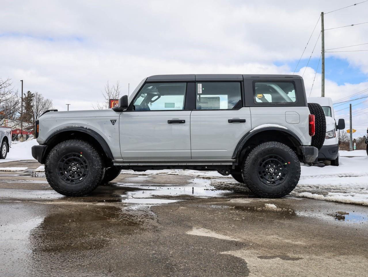 2026 Ford Bronco Base 4dr 4x4 Photo4
