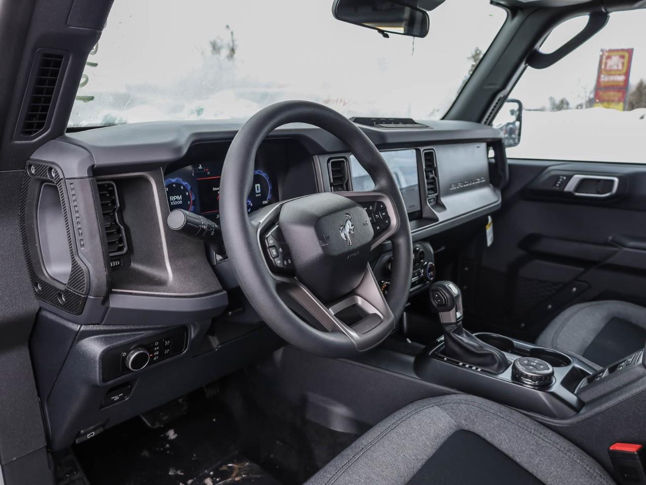 2026 Ford Bronco Base 4dr 4x4 Photo