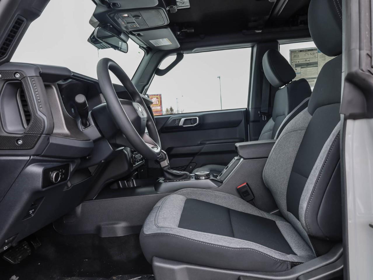 2026 Ford Bronco Base 4dr 4x4 Photo