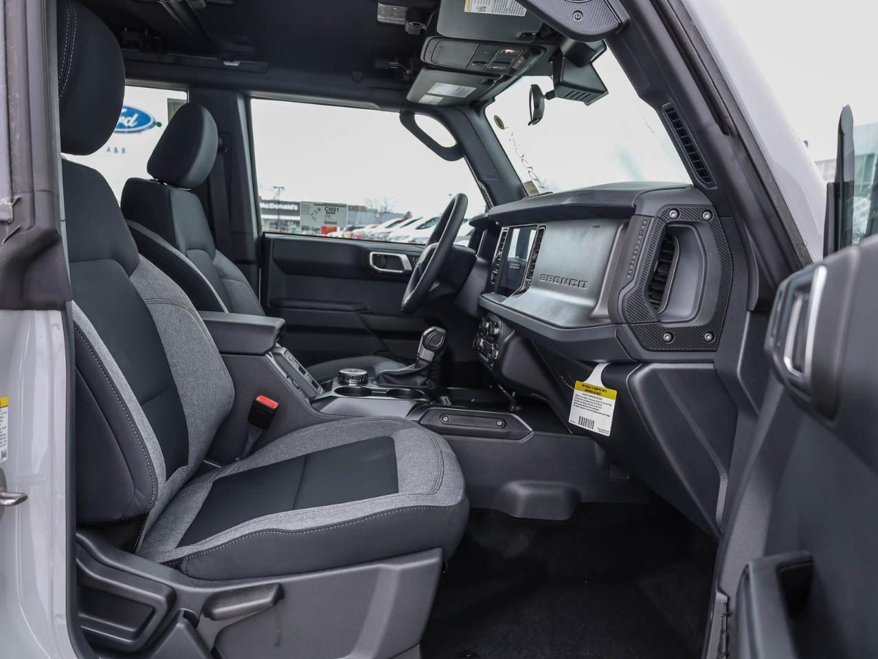 2026 Ford Bronco Base 4dr 4x4 Photo