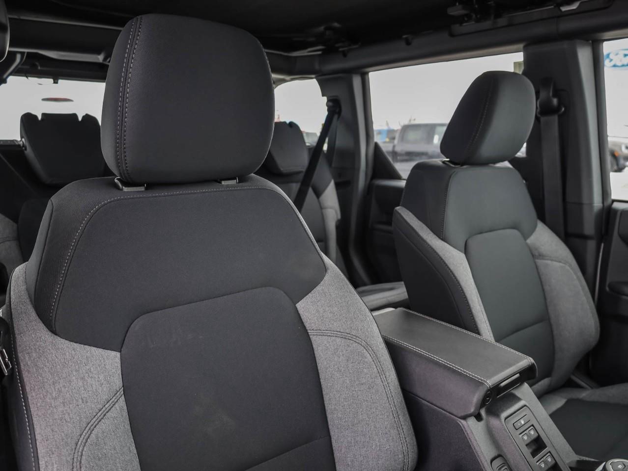 2026 Ford Bronco Base 4dr 4x4 Photo