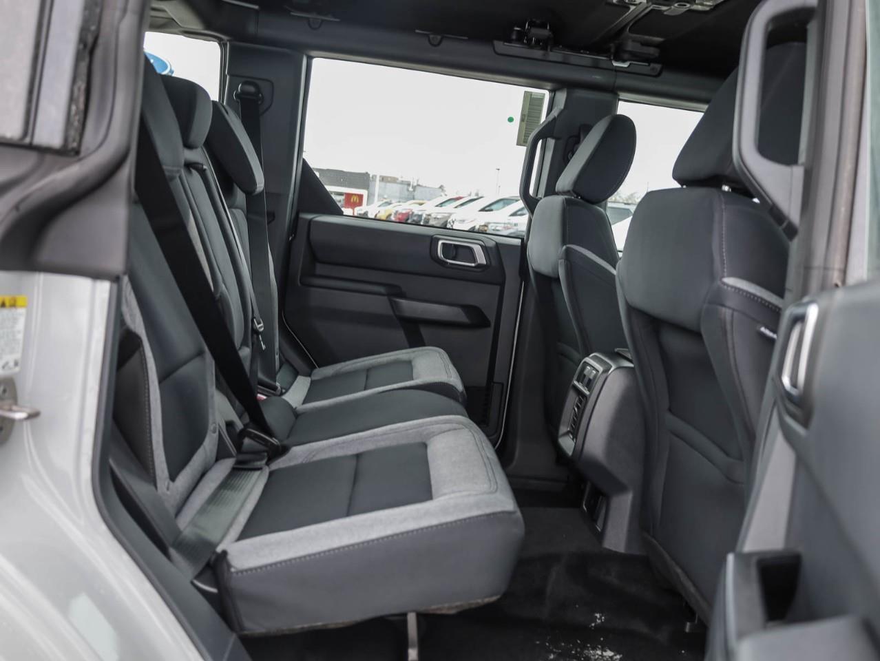 2026 Ford Bronco Base 4dr 4x4 Photo