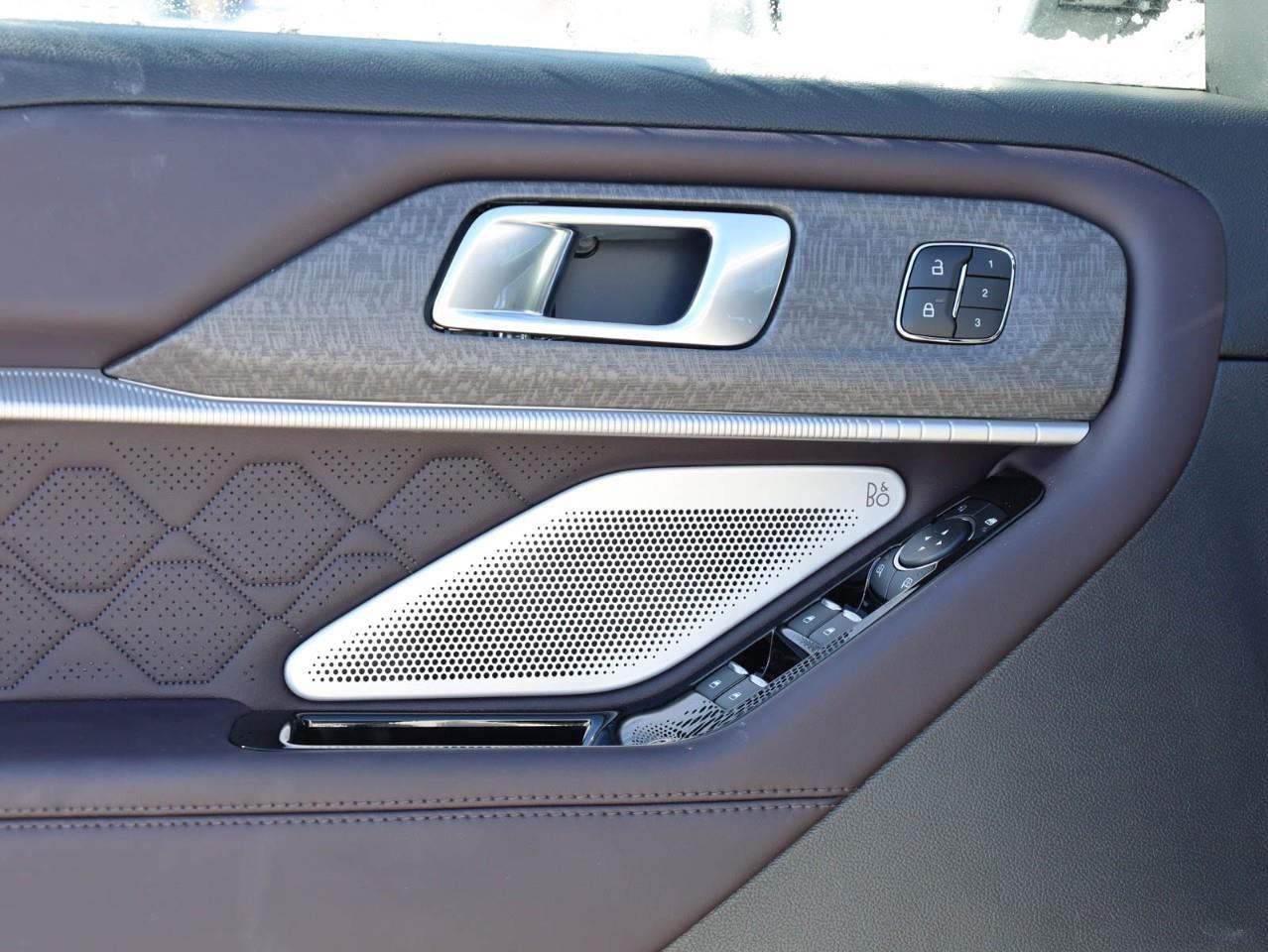 2026 Ford Explorer Platinum 4dr 4x4 Photo