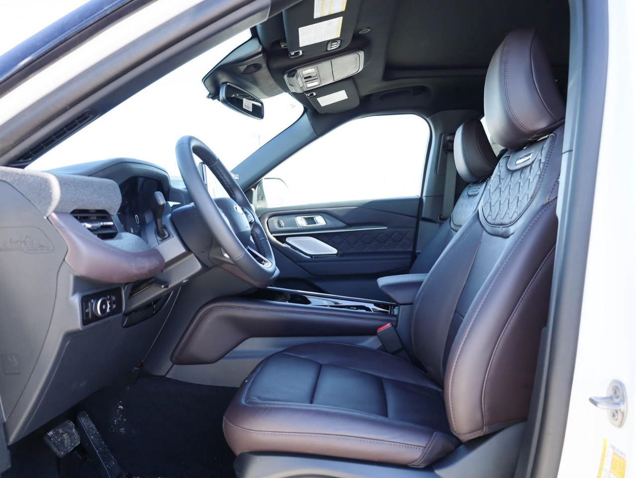 2026 Ford Explorer Platinum 4dr 4x4 Photo