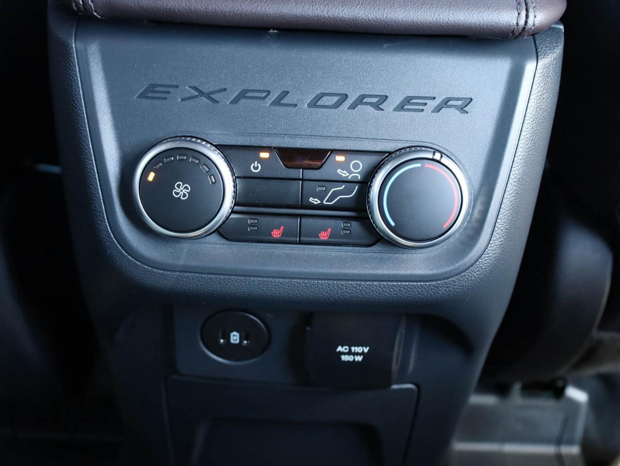 2026 Ford Explorer Platinum 4dr 4x4 Photo