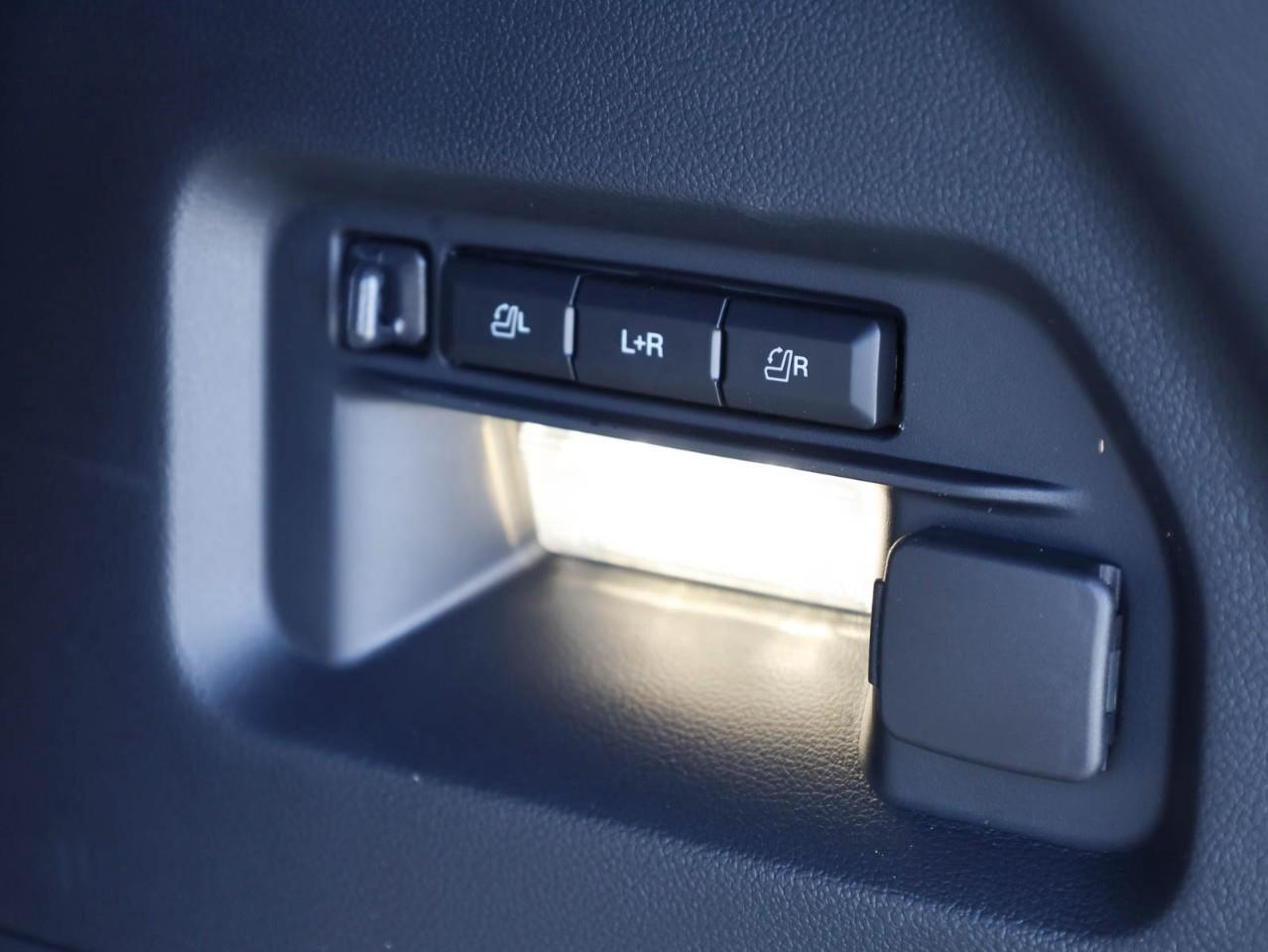 2026 Ford Explorer Platinum 4dr 4x4 Photo