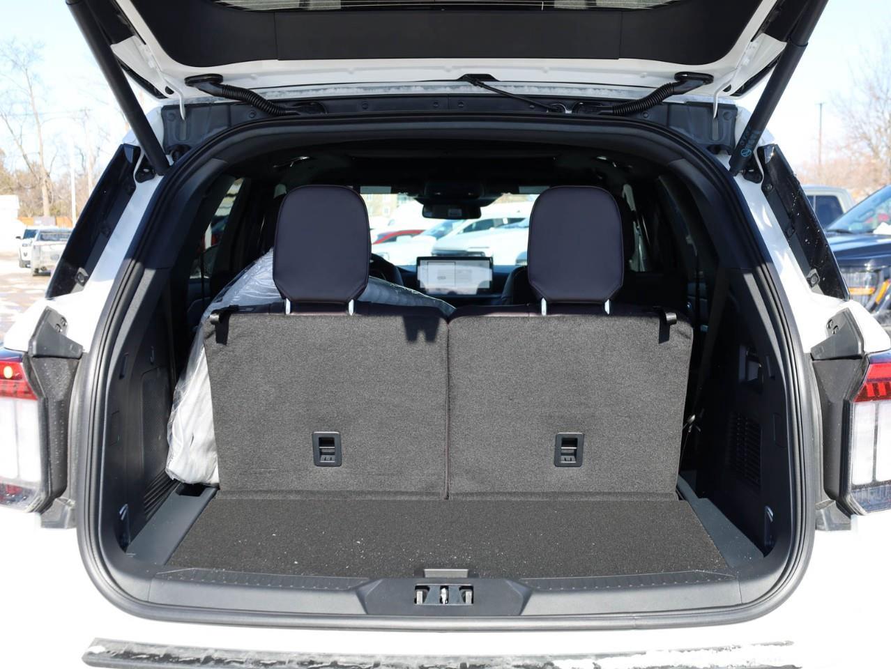 2026 Ford Explorer Platinum 4dr 4x4 Photo