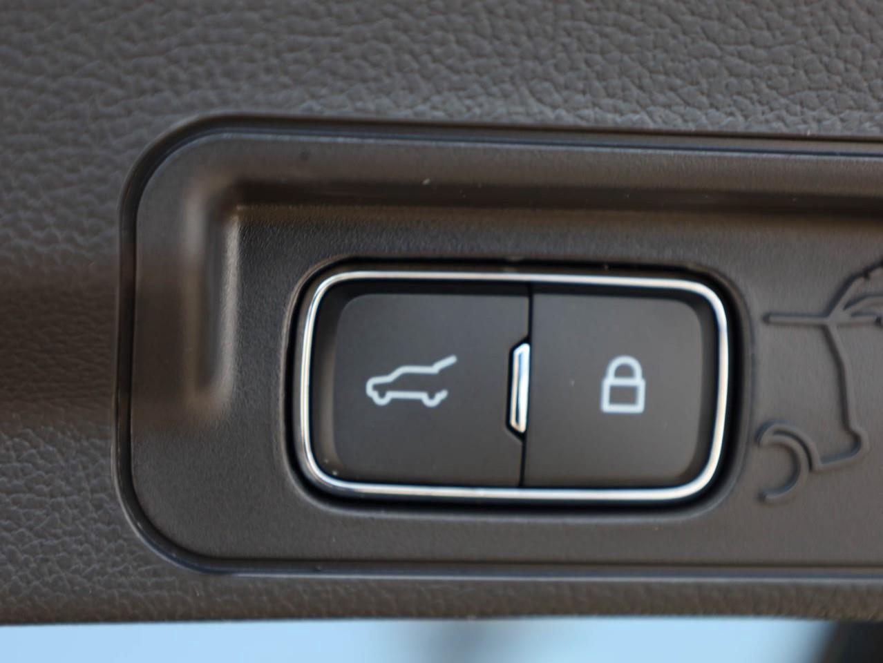 2026 Ford Explorer Platinum 4dr 4x4 Photo