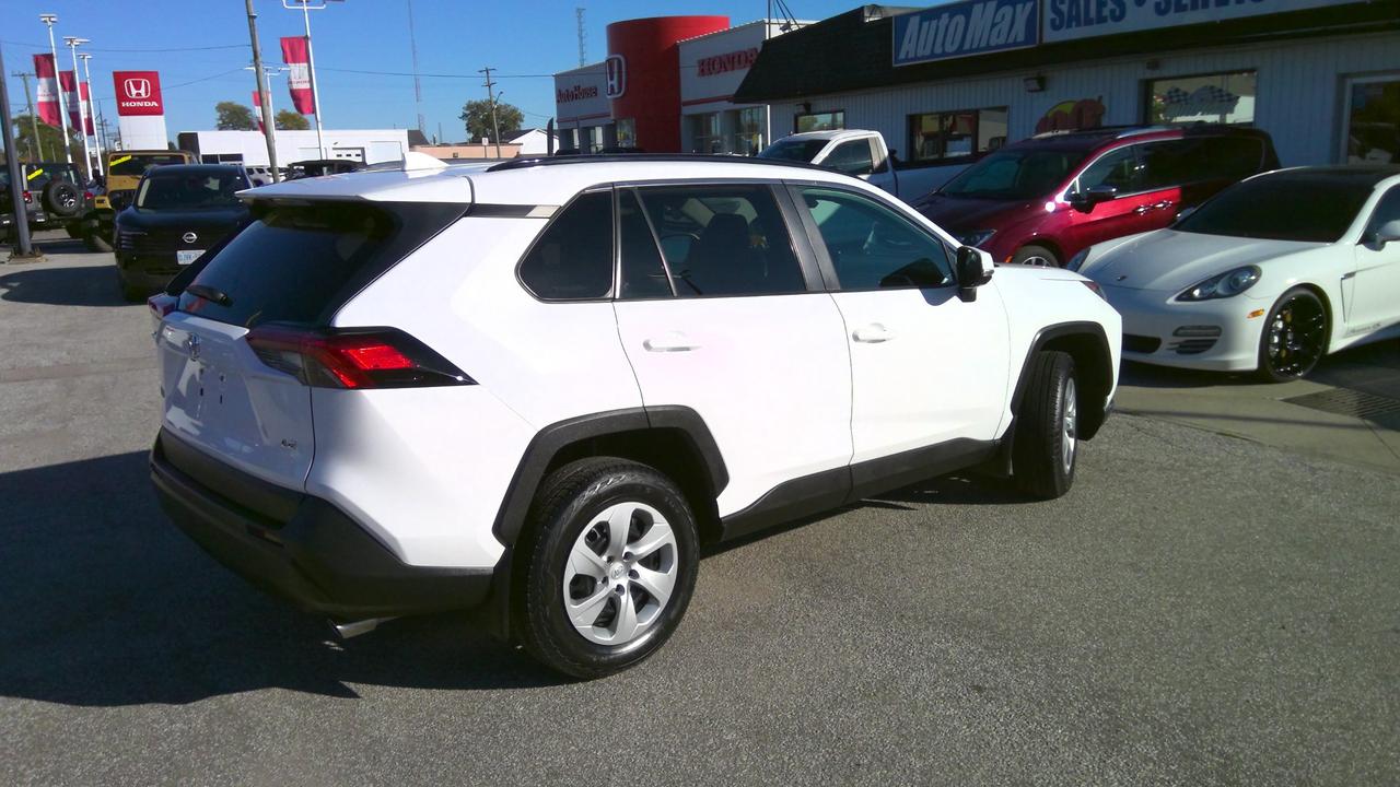 2020 Toyota RAV4 LE 4dr Front-wheel Drive Photo