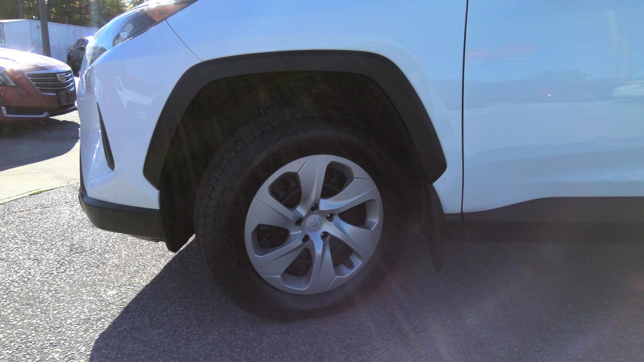 2020 Toyota RAV4 LE 4dr Front-wheel Drive Photo
