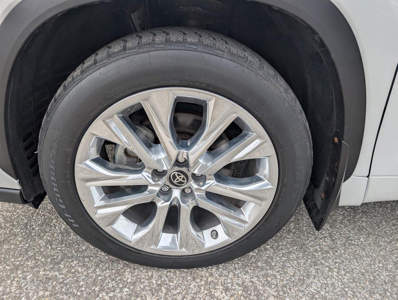 2022 Toyota Highlander Limited 4dr All-Wheel Drive Photo