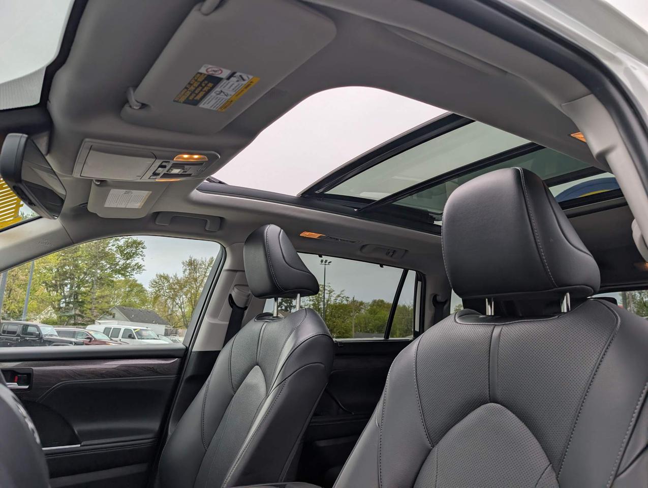 2022 Toyota Highlander Limited 4dr All-Wheel Drive Photo