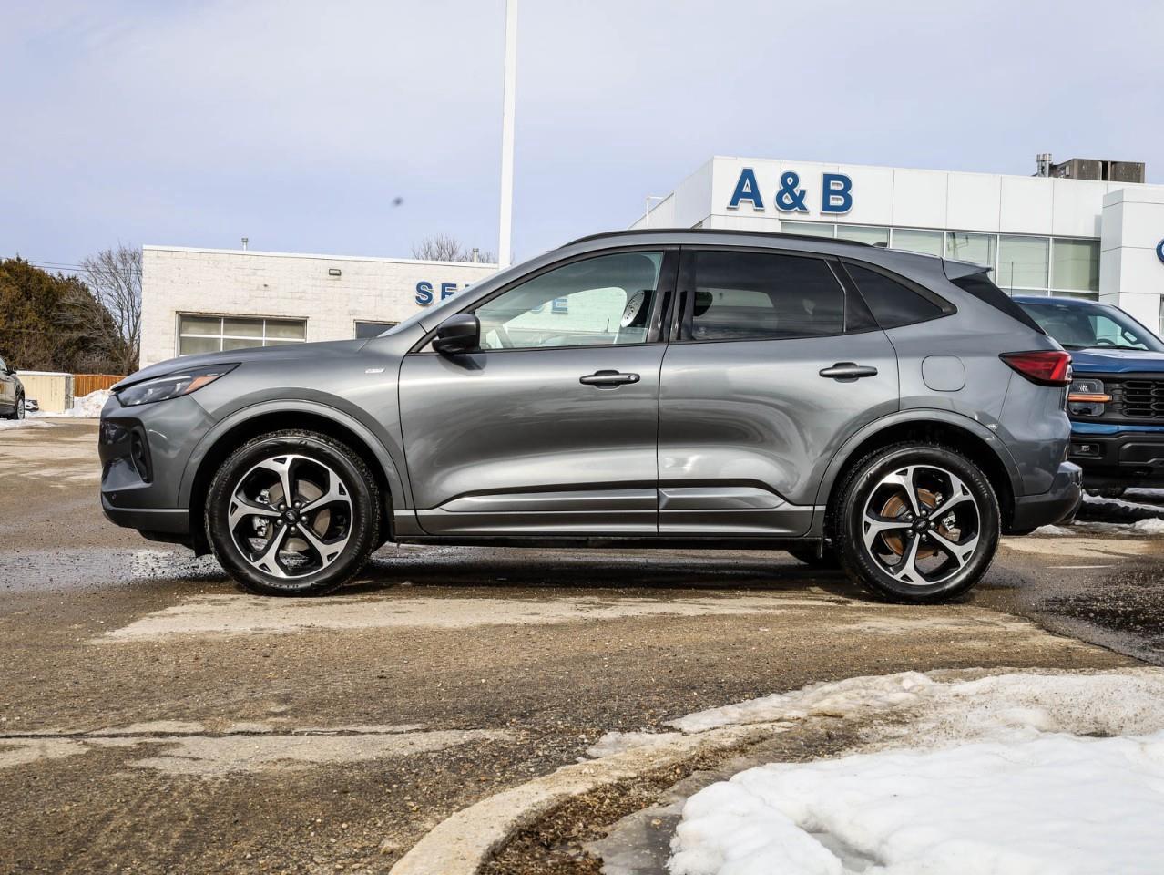 2025 Ford Escape ST-Line Elite 4dr All-Wheel Drive Photo4