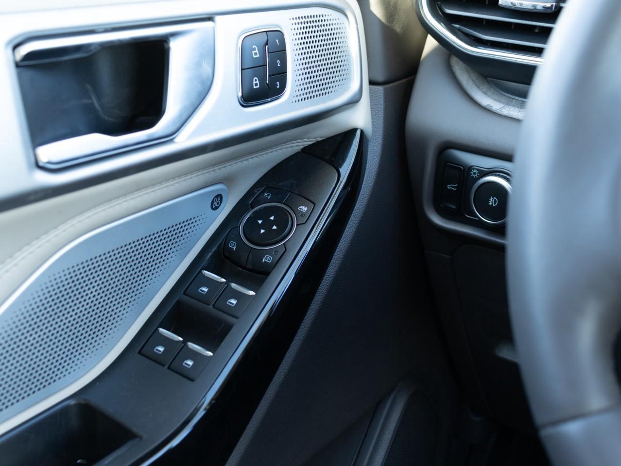 2024 Ford Explorer Platinum 4dr 4x4 Photo