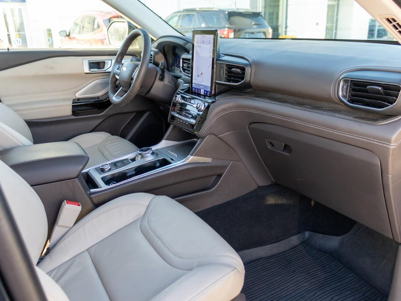 2024 Ford Explorer Platinum 4dr 4x4 Photo