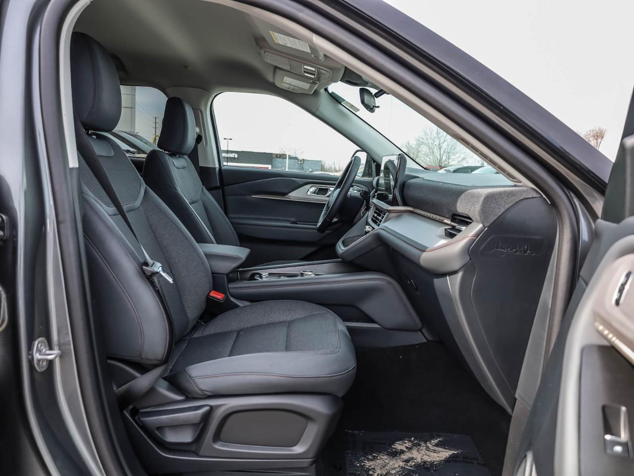 2026 Ford Explorer Active 4dr 4x4 Photo