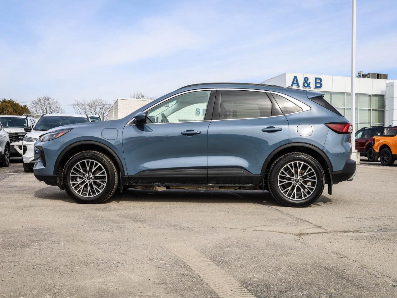 2025 Ford Escape PHEV 4dr Front-Wheel Drive Photo4