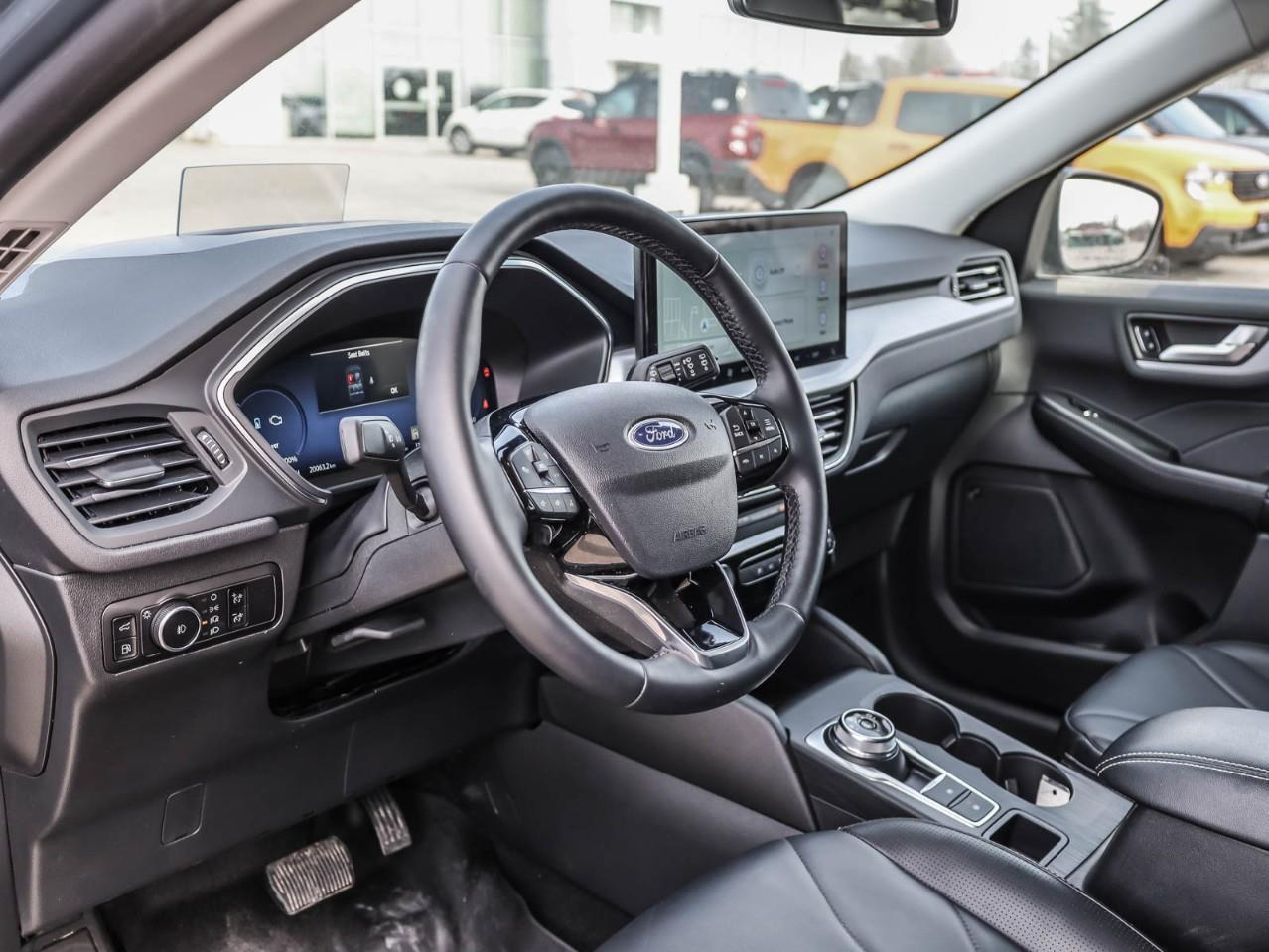 2025 Ford Escape PHEV 4dr Front-Wheel Drive Photo