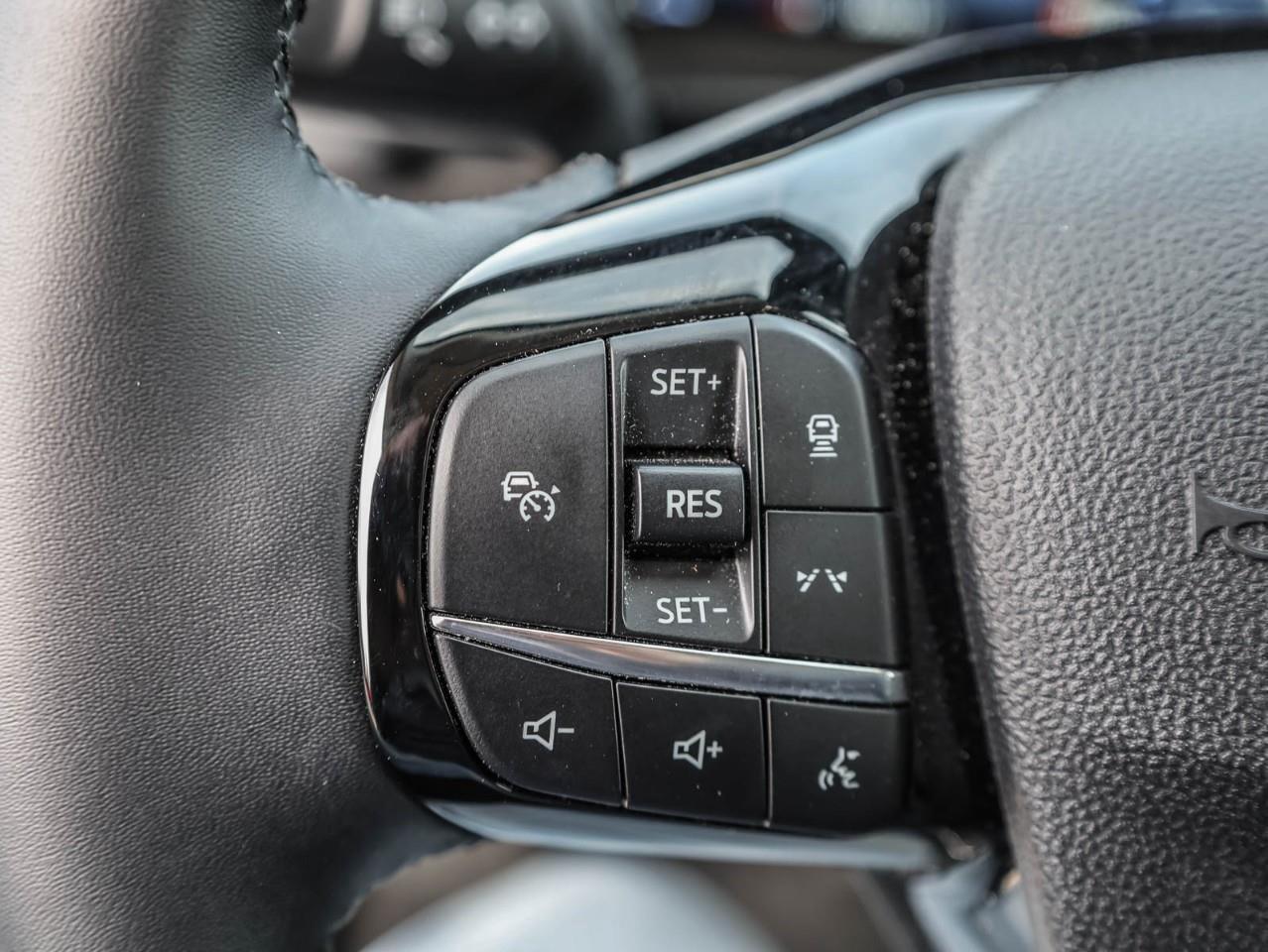 2025 Ford Escape PHEV 4dr Front-Wheel Drive Photo