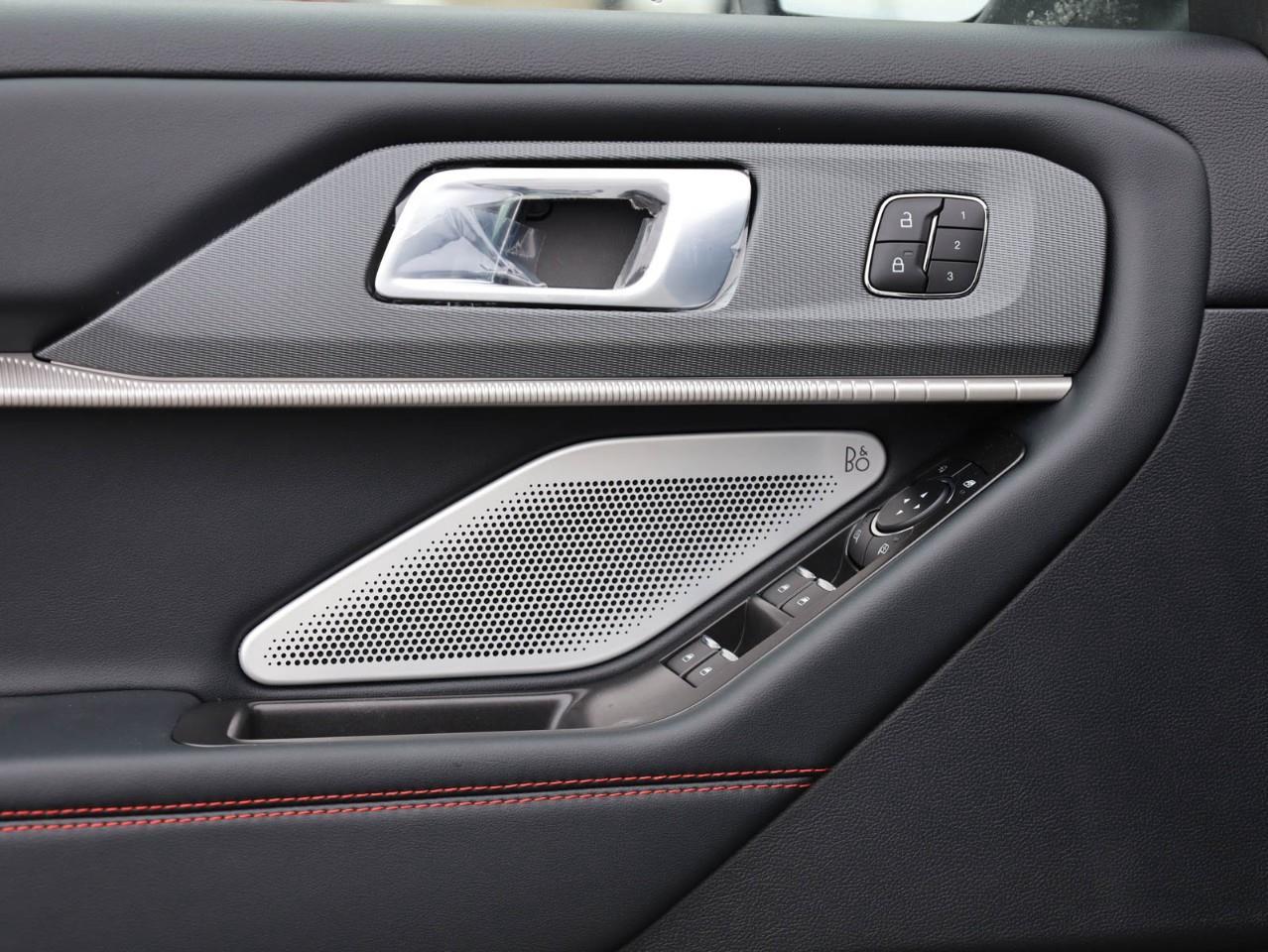 2026 Ford Explorer ST 4dr 4x4 Photo