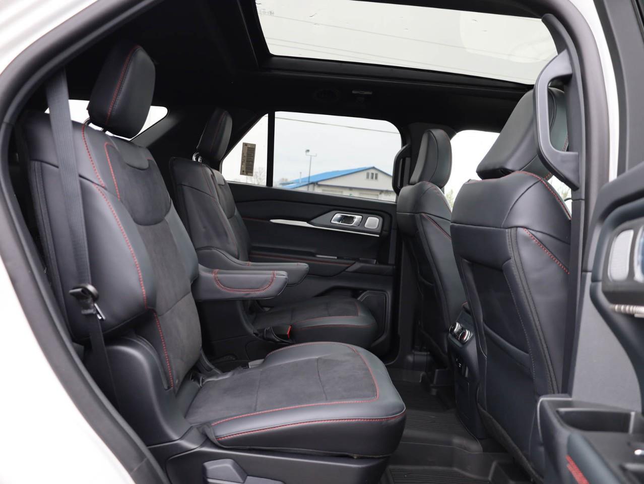 2026 Ford Explorer ST 4dr 4x4 Photo