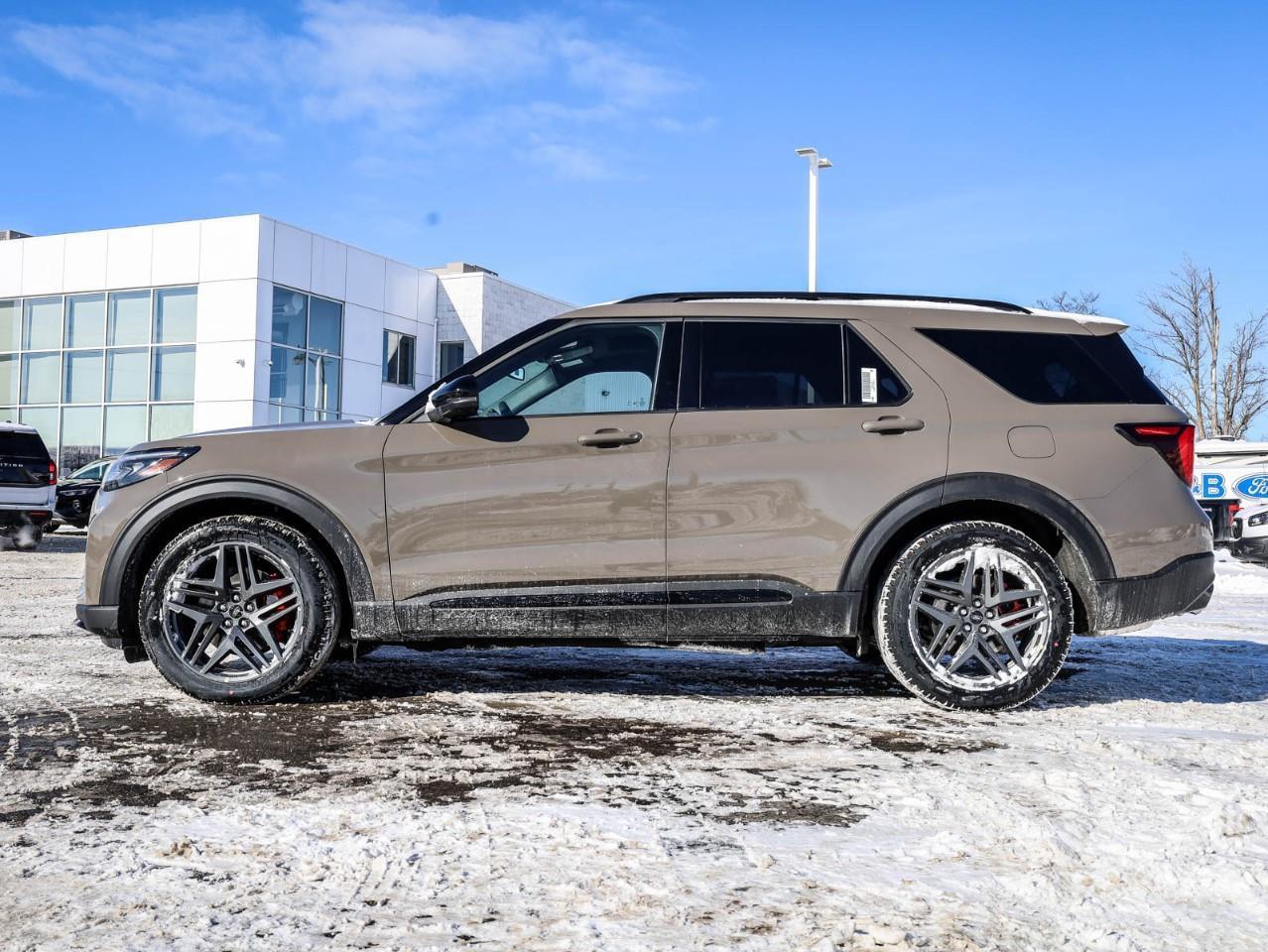 2026 Ford Explorer ST 4dr 4x4 Photo4