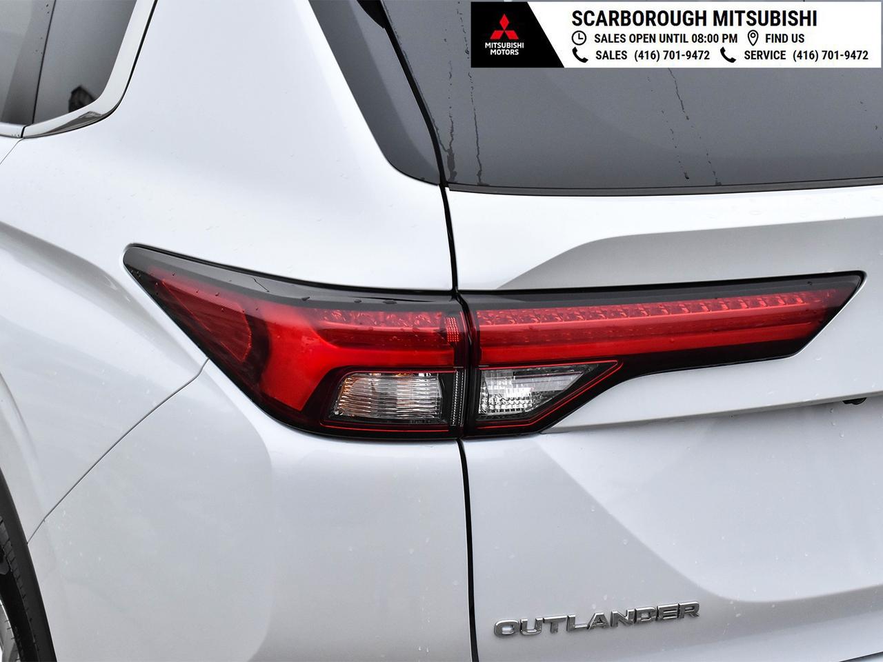 2024 Mitsubishi Outlander ES   4WD   Apple Carplay I  Rear camera Photo