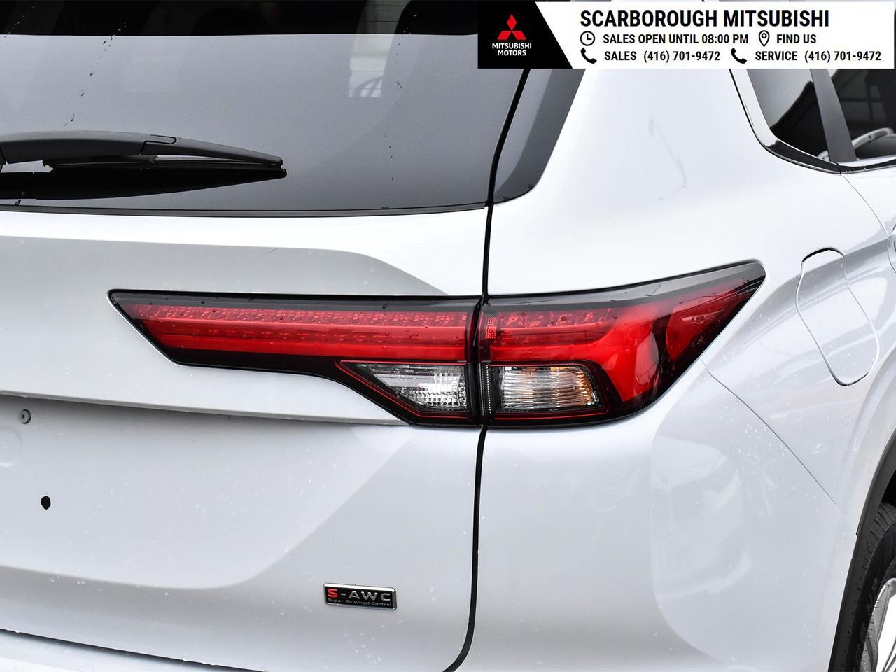2024 Mitsubishi Outlander ES   4WD   Apple Carplay I  Rear camera Photo