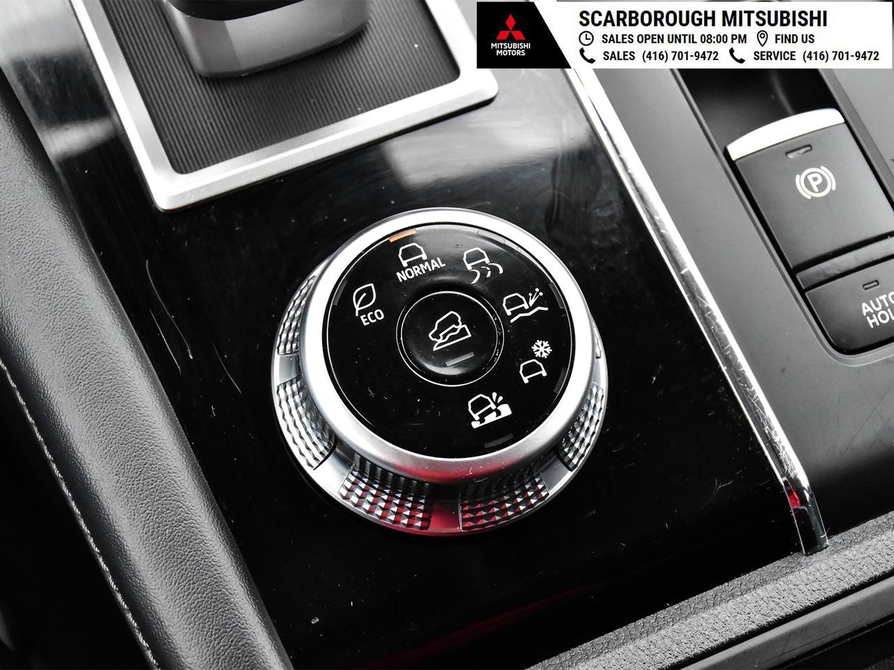 2024 Mitsubishi Outlander ES   4WD   Apple Carplay I  Rear camera Photo