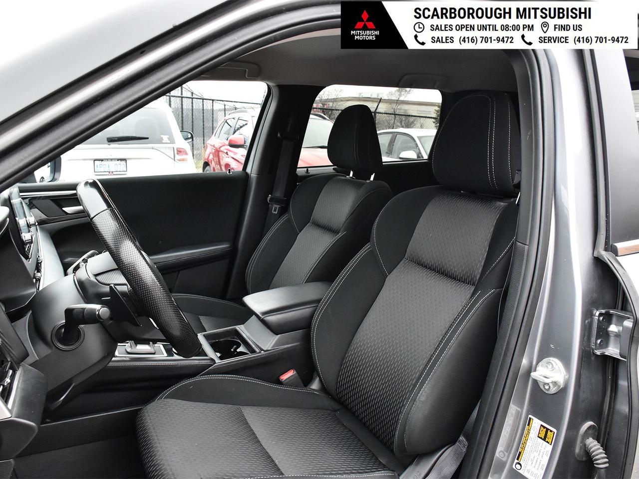 2024 Mitsubishi Outlander ES   4WD   Apple Carplay  Rear camera Photo