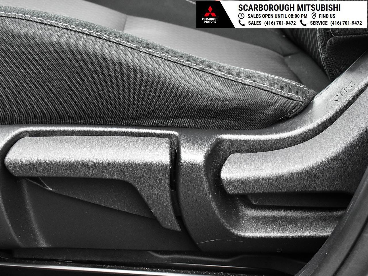 2024 Mitsubishi Outlander ES   4WD   Apple Carplay  Rear camera Photo