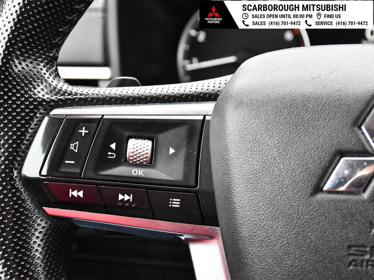 2024 Mitsubishi Outlander ES   4WD   Apple Carplay  Rear camera Photo
