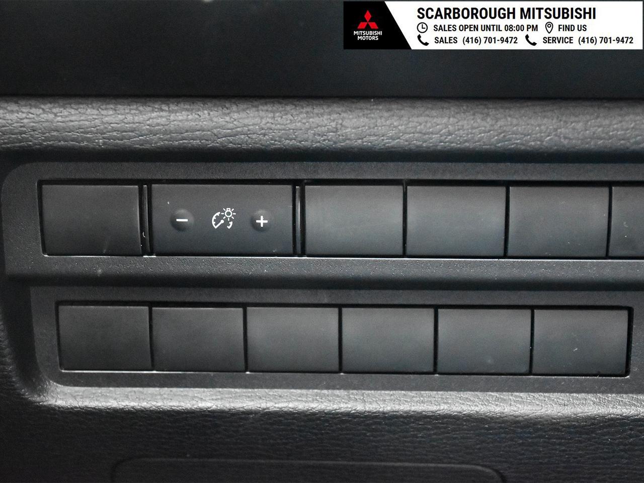 2024 Mitsubishi Outlander ES   4WD   Apple Carplay  Rear camera Photo