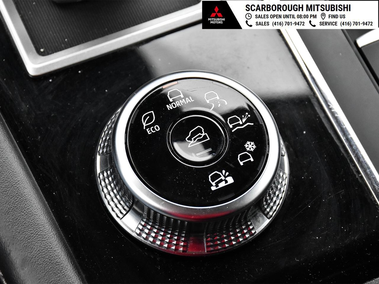 2024 Mitsubishi Outlander ES   4WD   Apple Carplay  Rear camera Photo