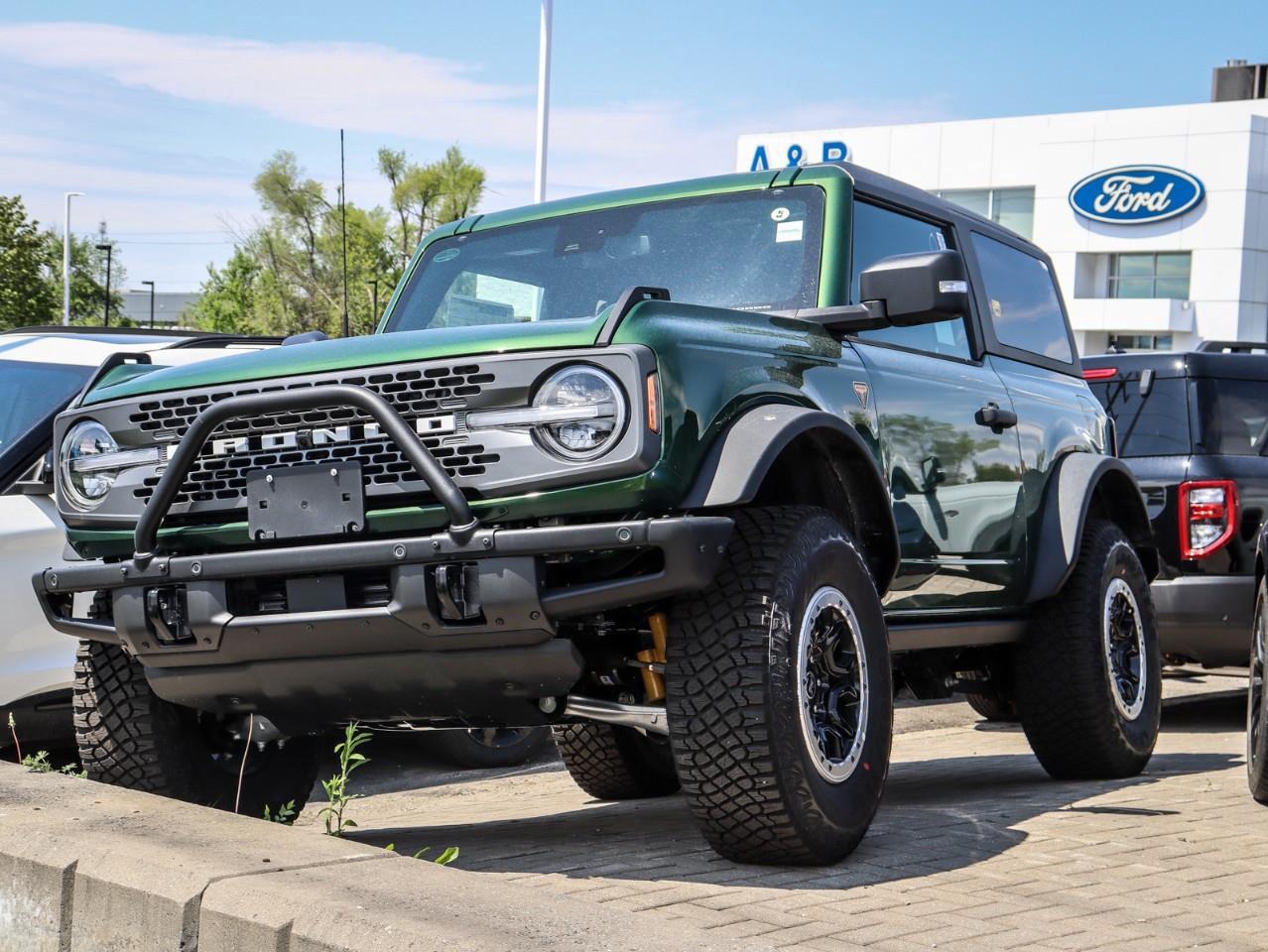 2024 Ford Bronco Badlands 2dr 4x4 Photo2